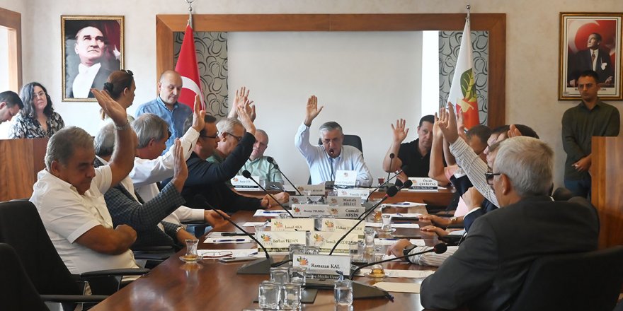 Kemer Belediyesi'nde ekim meclisi yapıldı
