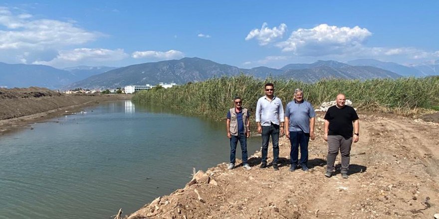 Kumluca'da kanal ve derelerde temizlik ve ıslah seferberliği 