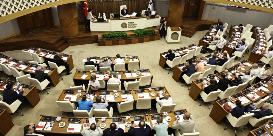 İptal edilen Altın Portakal tartışması, Büyükşehir Meclisi'ne taşındı