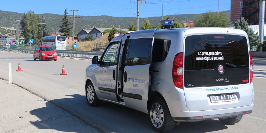 Isparta'da egzoz muayenesi yaptırılmayan 20 araç kamerayla tespit edilip, ceza uygulandı