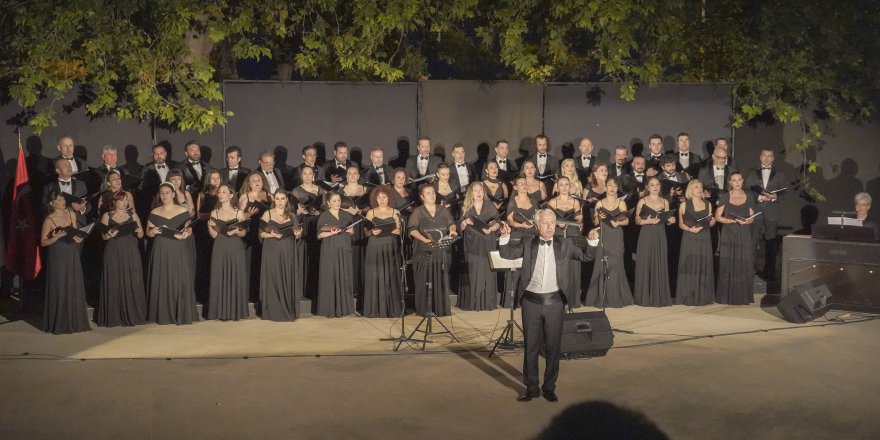 Sanatçılardan muhteşem 19 Mayıs kutlaması