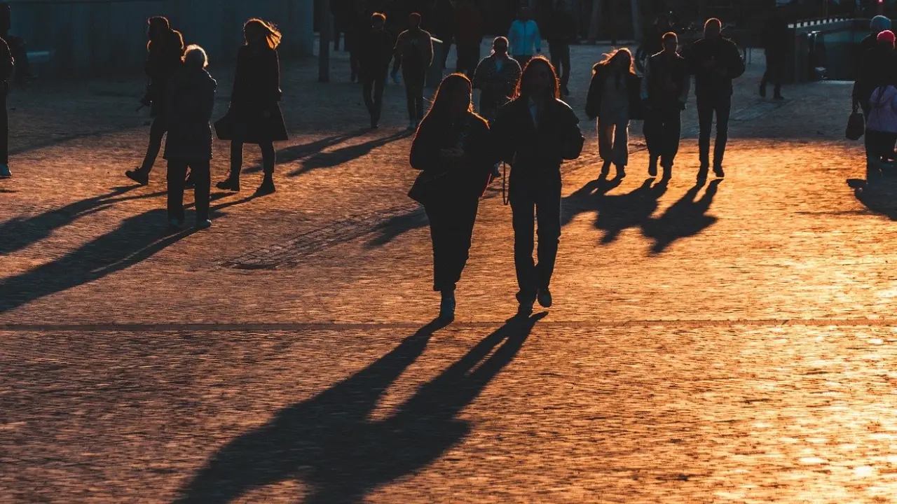 Almanya'da sıcaklık uyarısı: Doğrudan güneş ışığına çıkmayın