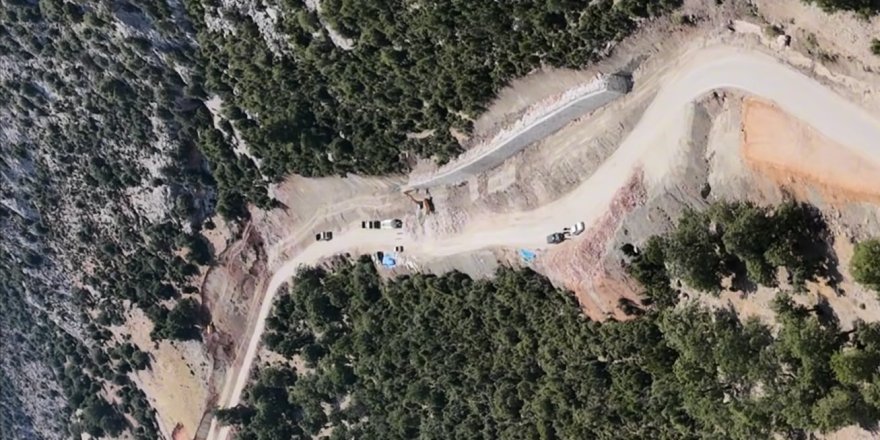 Çatallar-Kasaba yolunda hummalı çalışma: Batı Antalya’nın tarihi güzergâhı yenileniyor