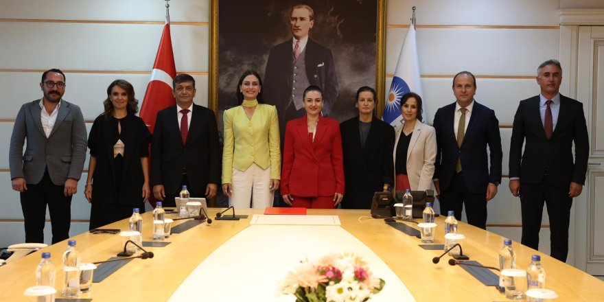 Korkuteli’ye 11 bin ton sıcak asfalt desteği