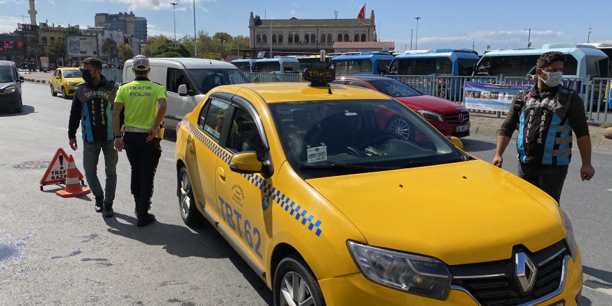 Trafik polislerinden taksi denetimi