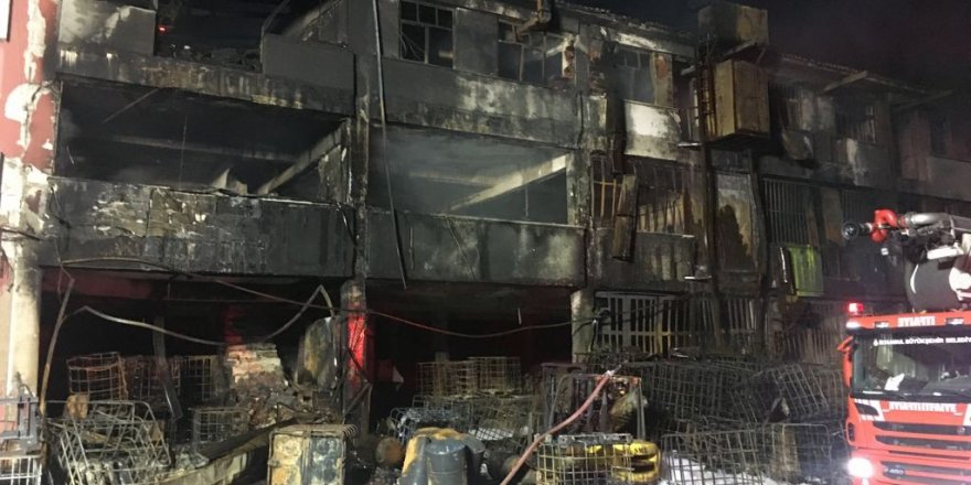 Başakşehir’de kimya fabrikasında çıkan yangın 8 saat sonra söndürüldü