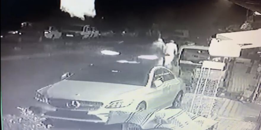 İstanbul’da alkollü sürücü dehşeti kamerada: Yol kenarındaki gence böyle çarptı