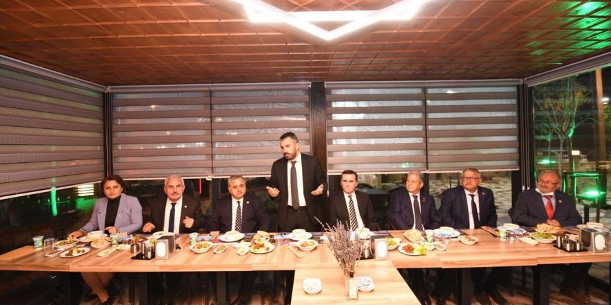 Başkan Çetin’den muhtarlar onuruna Endemik Vadi’de yemek