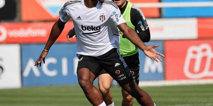 Beşiktaş’ta Başkan Çebi, Galatasaray maçı hazırlıklarını izledi