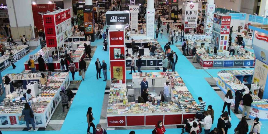 Ankara Kitap Fuarı kapılarını 16’ncı kez yayınevi ve sahaflara açtı