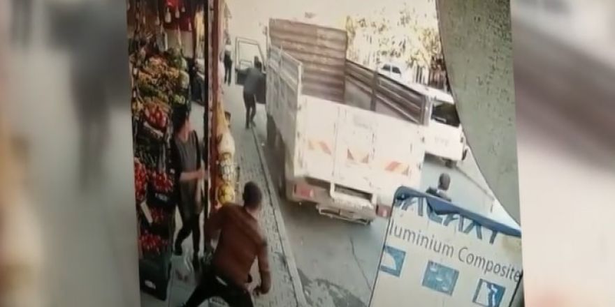 El freni çekilmeyen kamyonu durdurarak faciayı önledi
