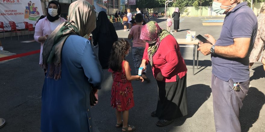 Anaokulu ve ilkokul öğrencilerinde ilk gün heyecanı