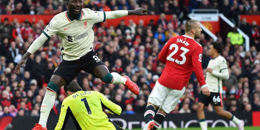 Muhammed Salah şov yaptı, Liverpool Manchester United’ı dağıttı
