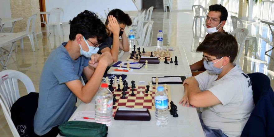 Manavgat’ta 29 Ekim Satranç Turnuvası düzenlendi