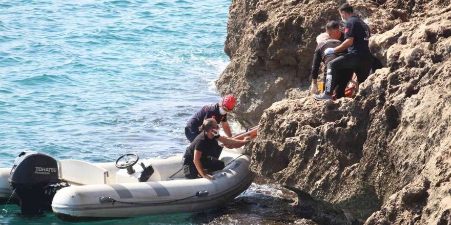 Antalya’da 40 metrelik falezlerden düşüp yaralanan kişi hayatını kaybetti