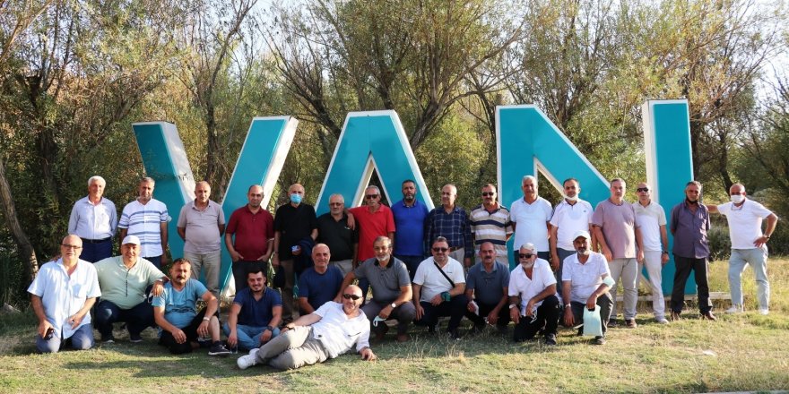 37 yıl aradan sonra Van’da bir araya geldiler