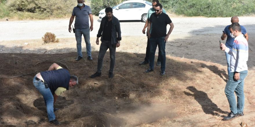 Antalya’da mezar şeklindeki tümsek polisi alarma geçirdi
