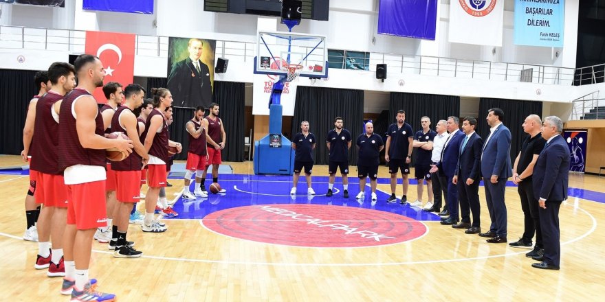 İstanbul BBSK, basketbolda yeni sezonu açtı