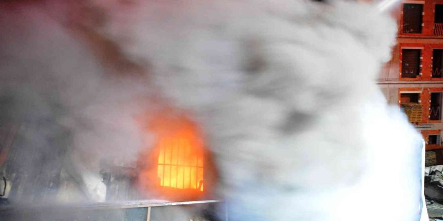 Kağıthane’de işçilerin kaldığı konteynerde yangın: 1 yaralı
