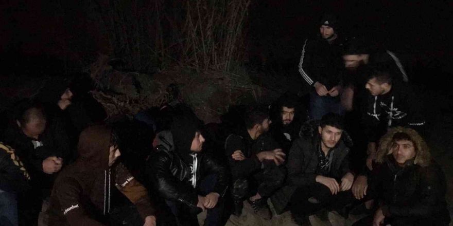 Antalya’da 15 düzensiz göçmen yakalandı