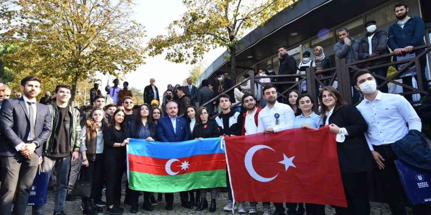 TBMM Başkanı Şentop, Bursa’daki misafir öğrencilerle buluştu.