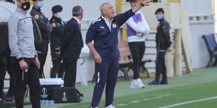 Spor Toto Süper Lig: Altay: 1 - DG Sivasspor: 1 (İlk yarı)