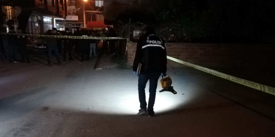 İzmir’de sokak ortasında silahla vurulan kişi öldü
