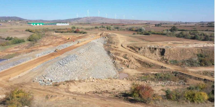Edirne Lalapaşa Doğanköy Barajı ve sulamasında çalışmalar aralıksız devam ediyor