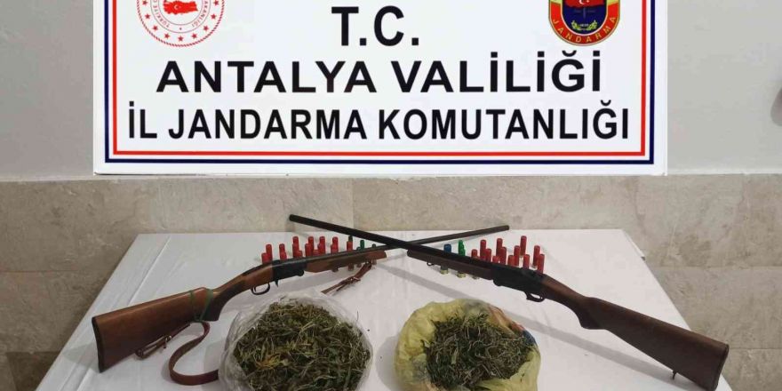 Antalya’da uyuşturucu operasyonunda 2 gözaltı
