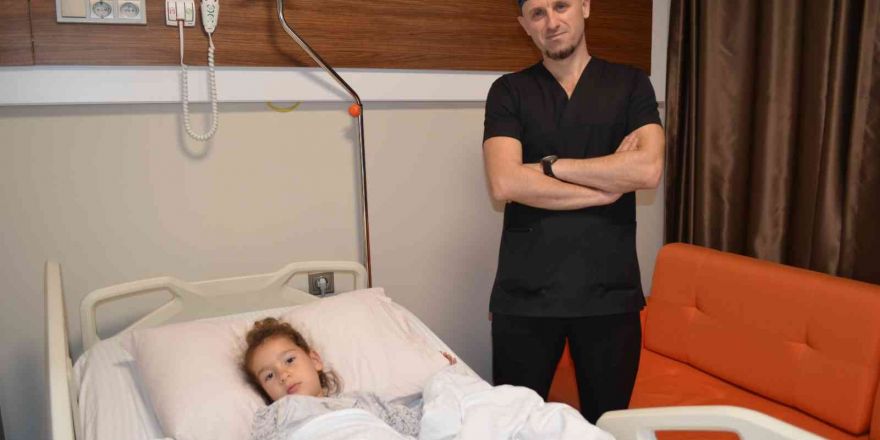Dört yaşındaki kız çocuğuna kapalı yöntemle ameliyat