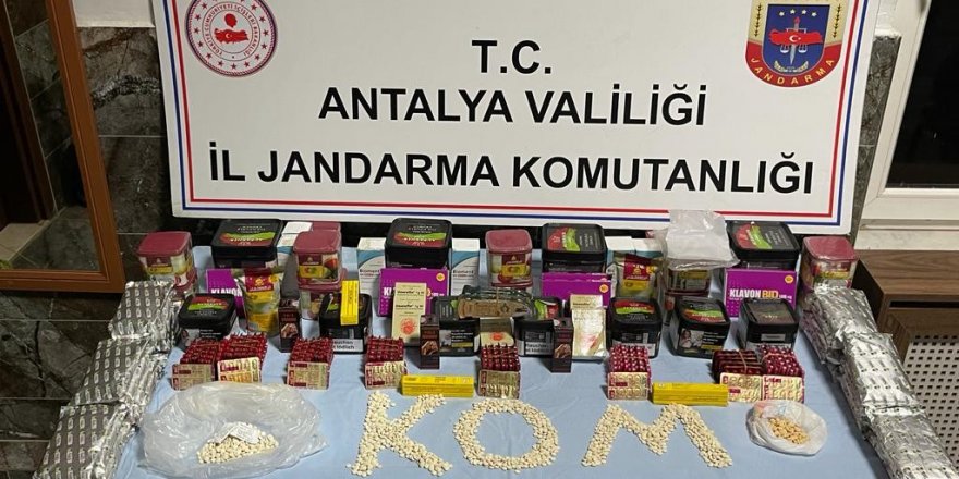 Antalya’da jandarmadan uyuşturucu ve kaçak tütün operasyonu