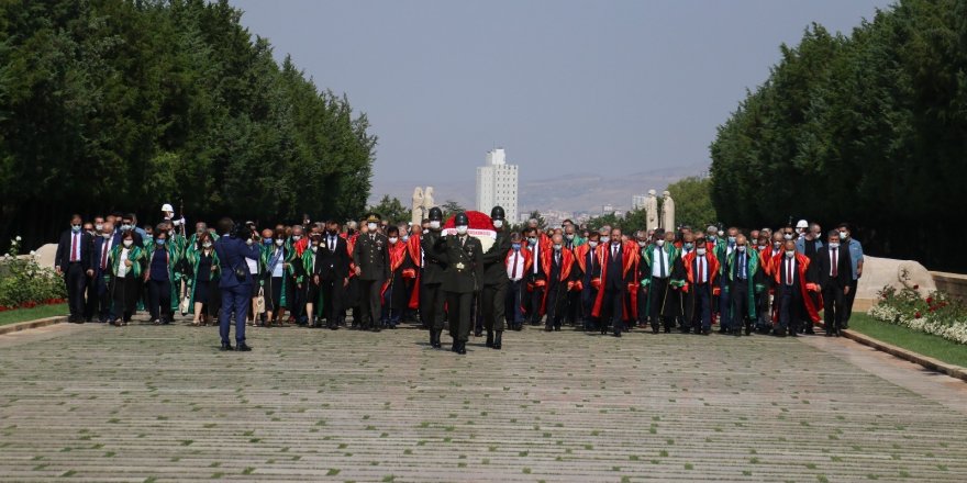 Yargıtay adli yılın ilk gününde Anıtkabir’e ziyaret gerçekleştirdi