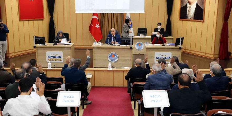 Akdeniz Belediye Meclisi, Gültak başkanlığında toplandı