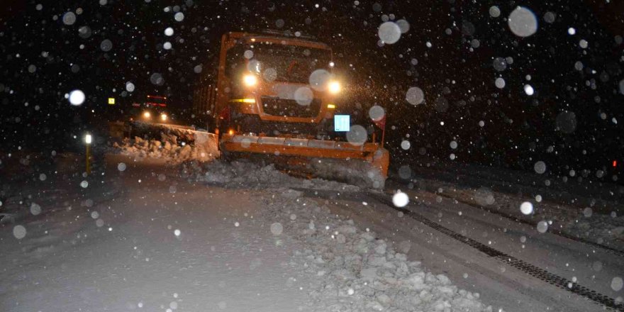 Antalya’da Kar Yağışı Başladı