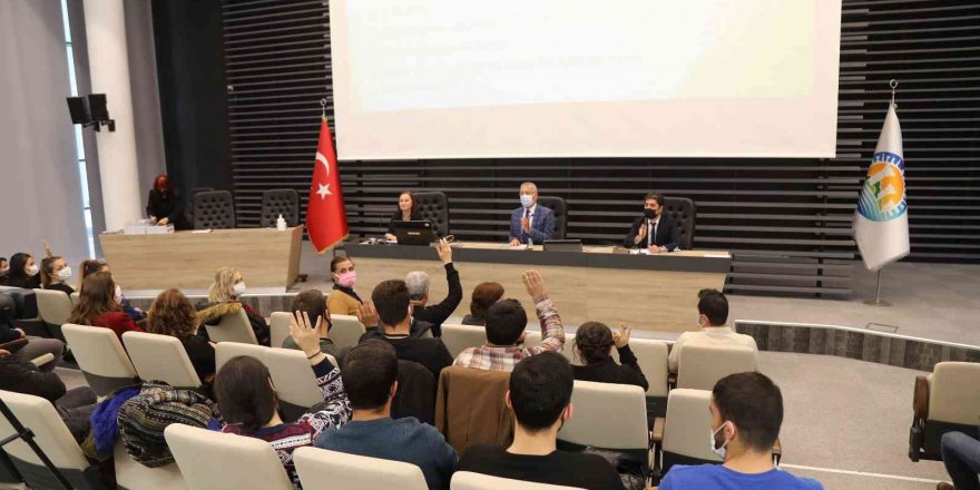 Yerel yönetimler ve kadın üretici pazarları panelde konuşuldu