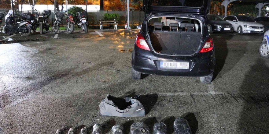 Mersin’de 5 kilo 481 gram esrar ele geçirildi