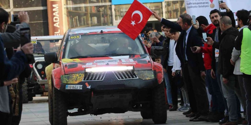 Türkiye Off-Road Şampiyonası öncesi yarışmacılar gösteri yaptı