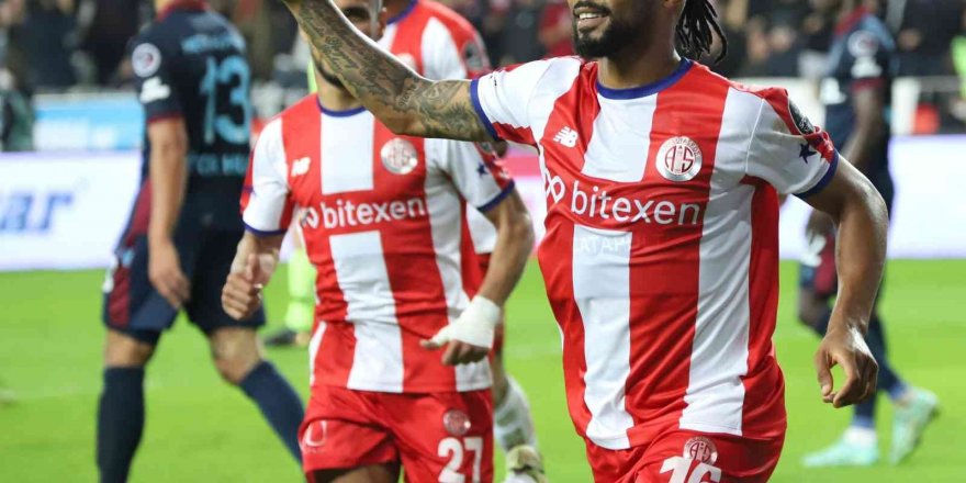 Süper Lig: FT Antalyaspor: 1 - Trabzonspor: 1 (İlk yarı)