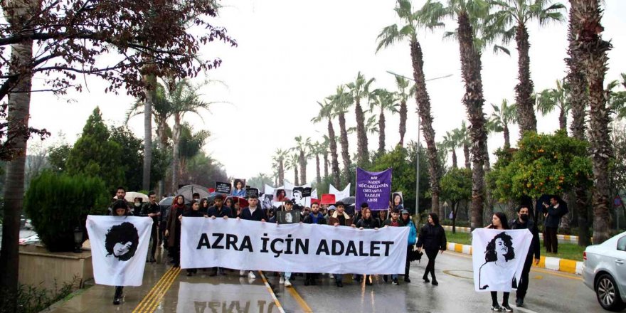 Arkadaşları yağmur altında Azra için adalet istedi