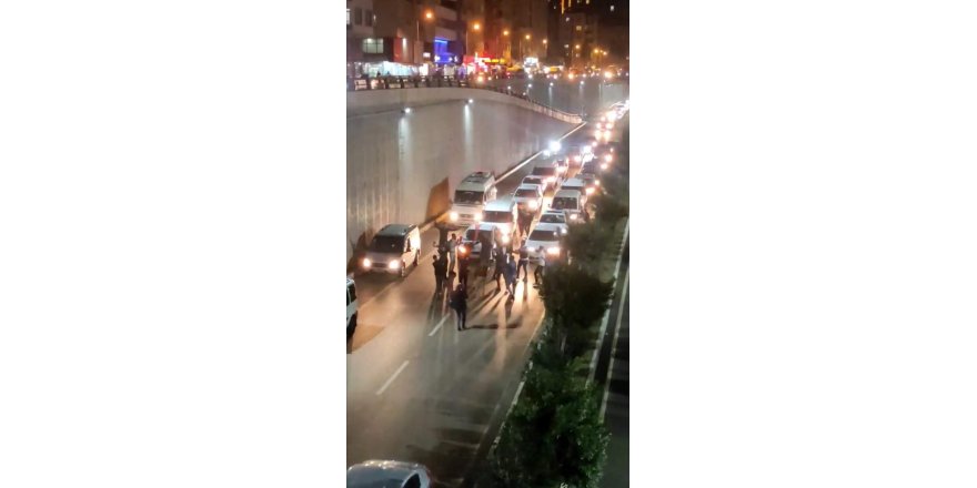 Trafikte durup göbek atan düğün konvoyuna 2 bin 600 TL ceza