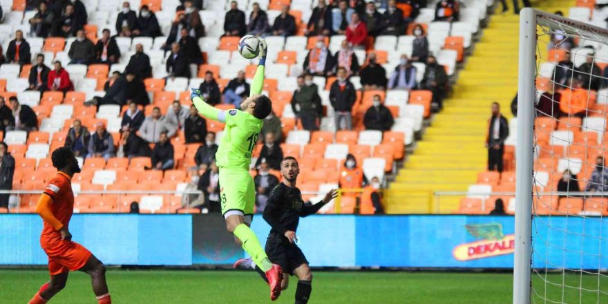 Spor Toto 1.Lig: Adanaspor: 0 - İstanbulspor: 0 (İlk yarı sonucu)