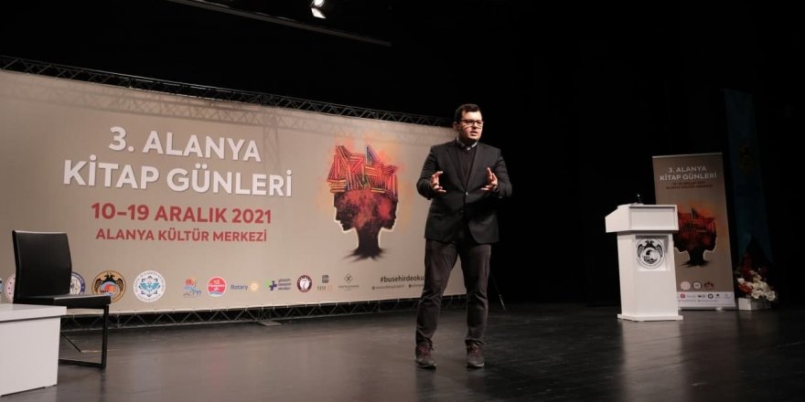 Yazar Selim Han Yeniacun: “Bizi biz yapan değerlerimize iyi sahip çıkmalıyız”