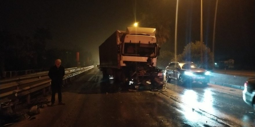 Hatay’da iki tır çarpıştı: 1 yaralı