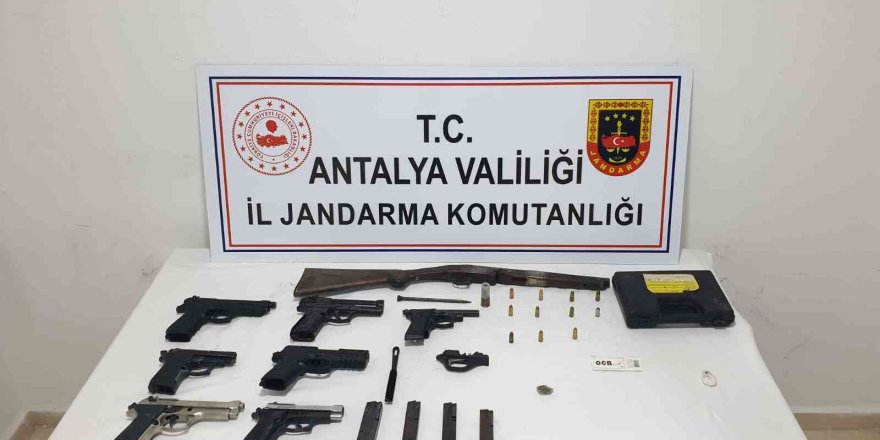 Antalya’da silah kaçakçılığı operasyonu