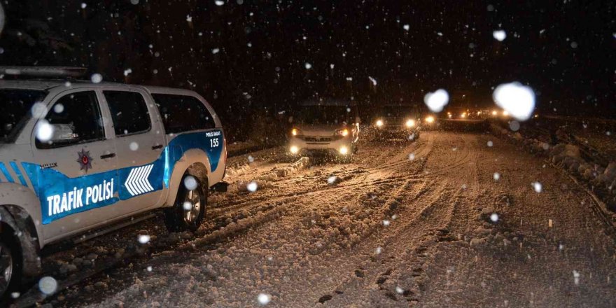 Antalya’nın yüksek kesimlerinde kar kalınlığı 1,5 metreye ulaştı