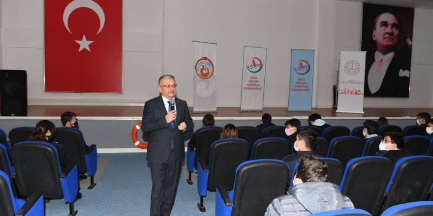 Vali Yazıcı: “12 yaş üstü gençlerimizi aşı olmaya davet ediyoruz”