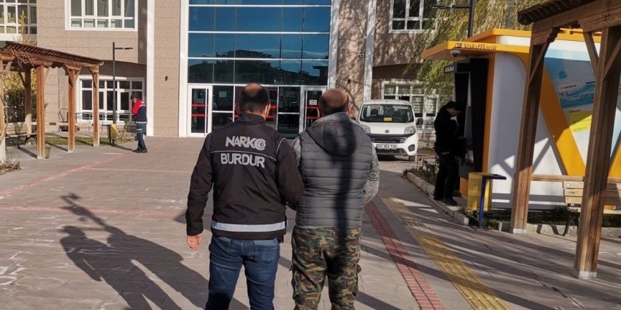 Burdur’da zehir tacirlerine operasyon: 21 gözaltı