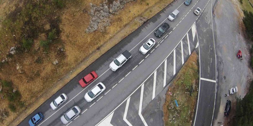 Antalya’da trafiğe kayıtlı araç sayısı 1 milyon 215 bin 731 oldu