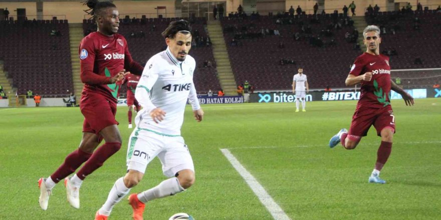 Spor Toto Süper Lig: A. Hatayspor: 1 - Konyaspor: 1 (İlk yarı)