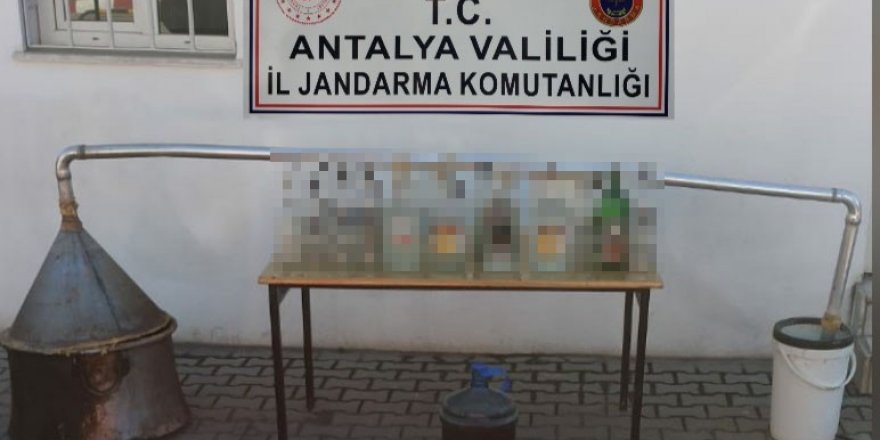 Korkuteli’de 80 litre sahte alkol yakalandı